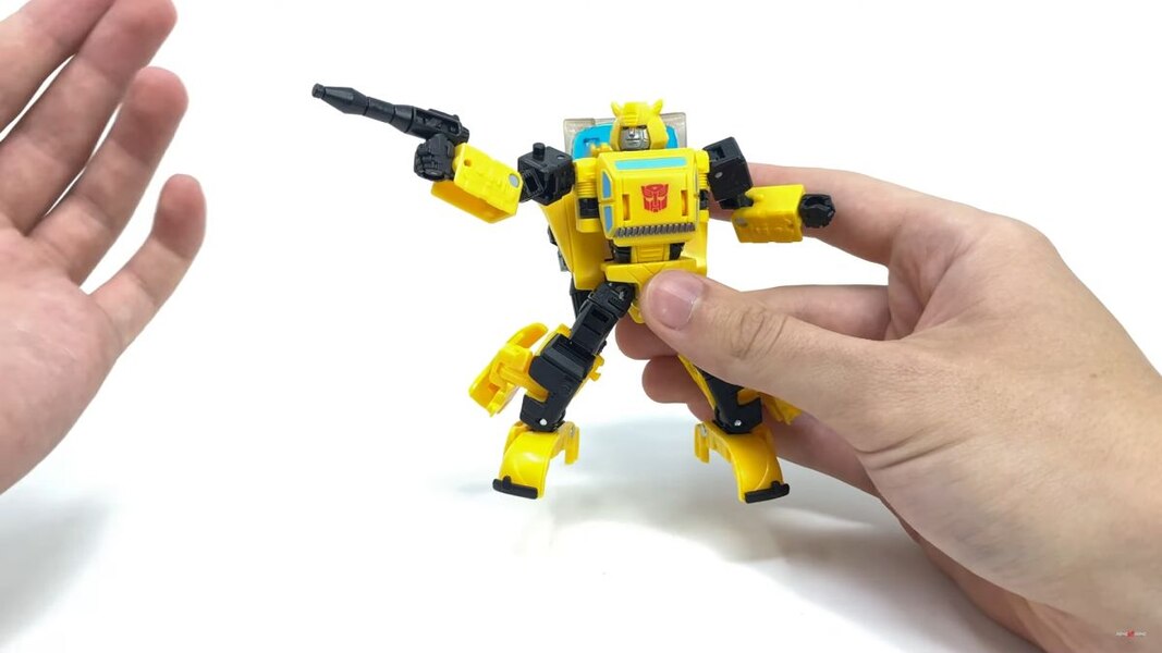 Transformers War For Cybertron Buzzworthy Origin Bumblebee  (28 of 54)